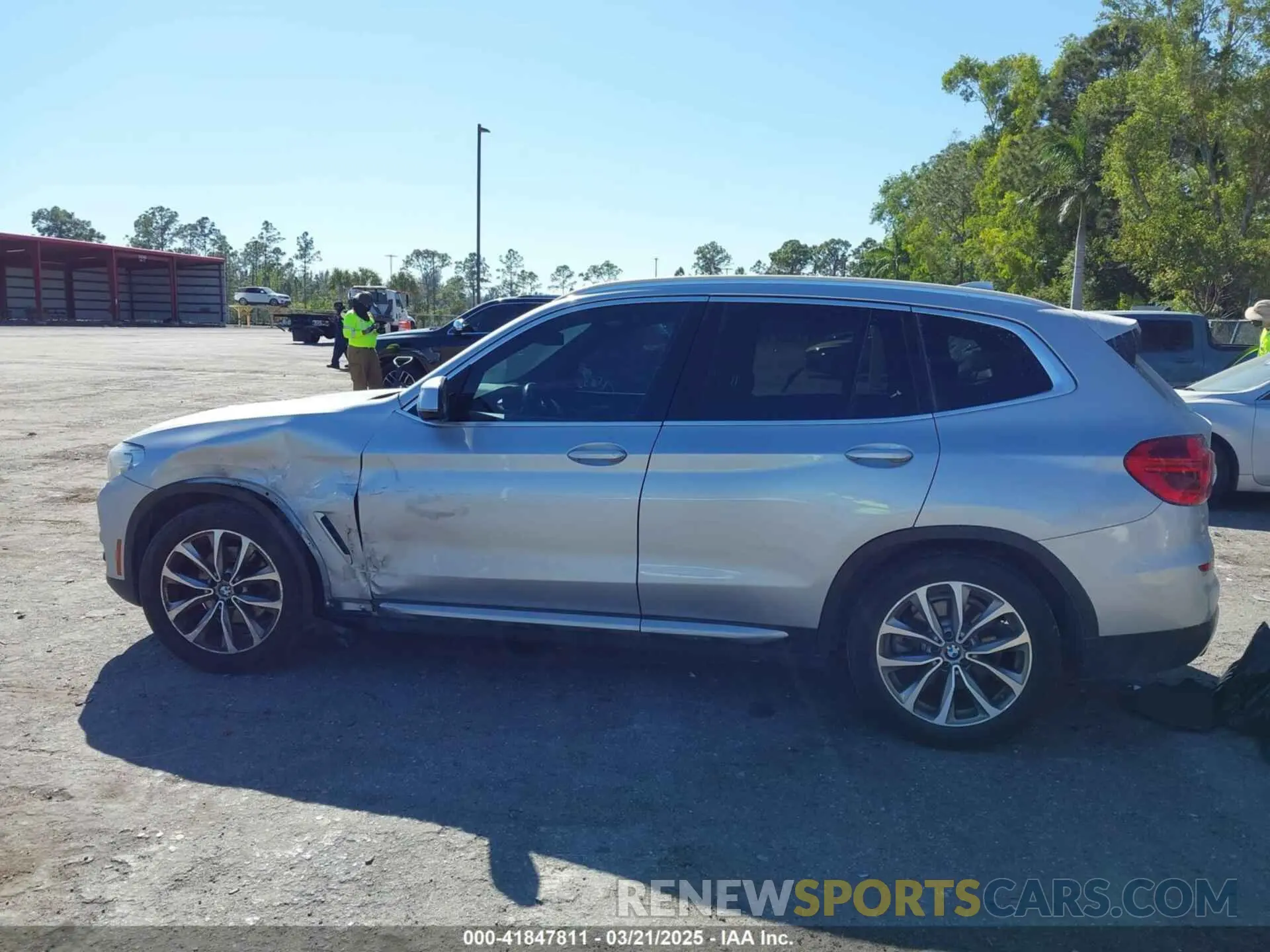 14 Photograph of a damaged car 5UXTR7C56KLR50818 BMW X3 2019