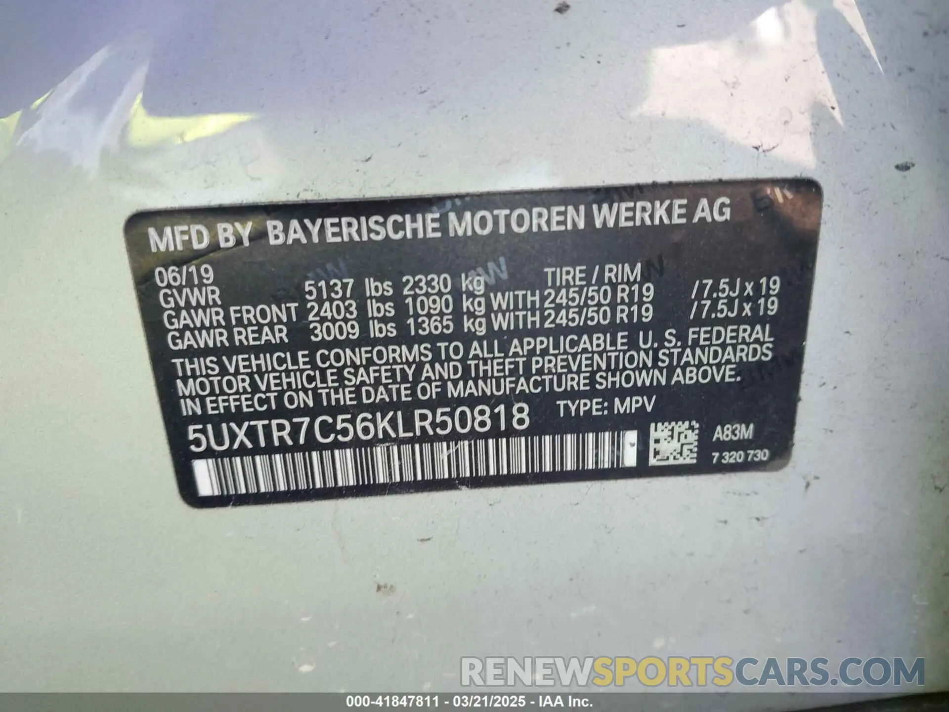 9 Photograph of a damaged car 5UXTR7C56KLR50818 BMW X3 2019
