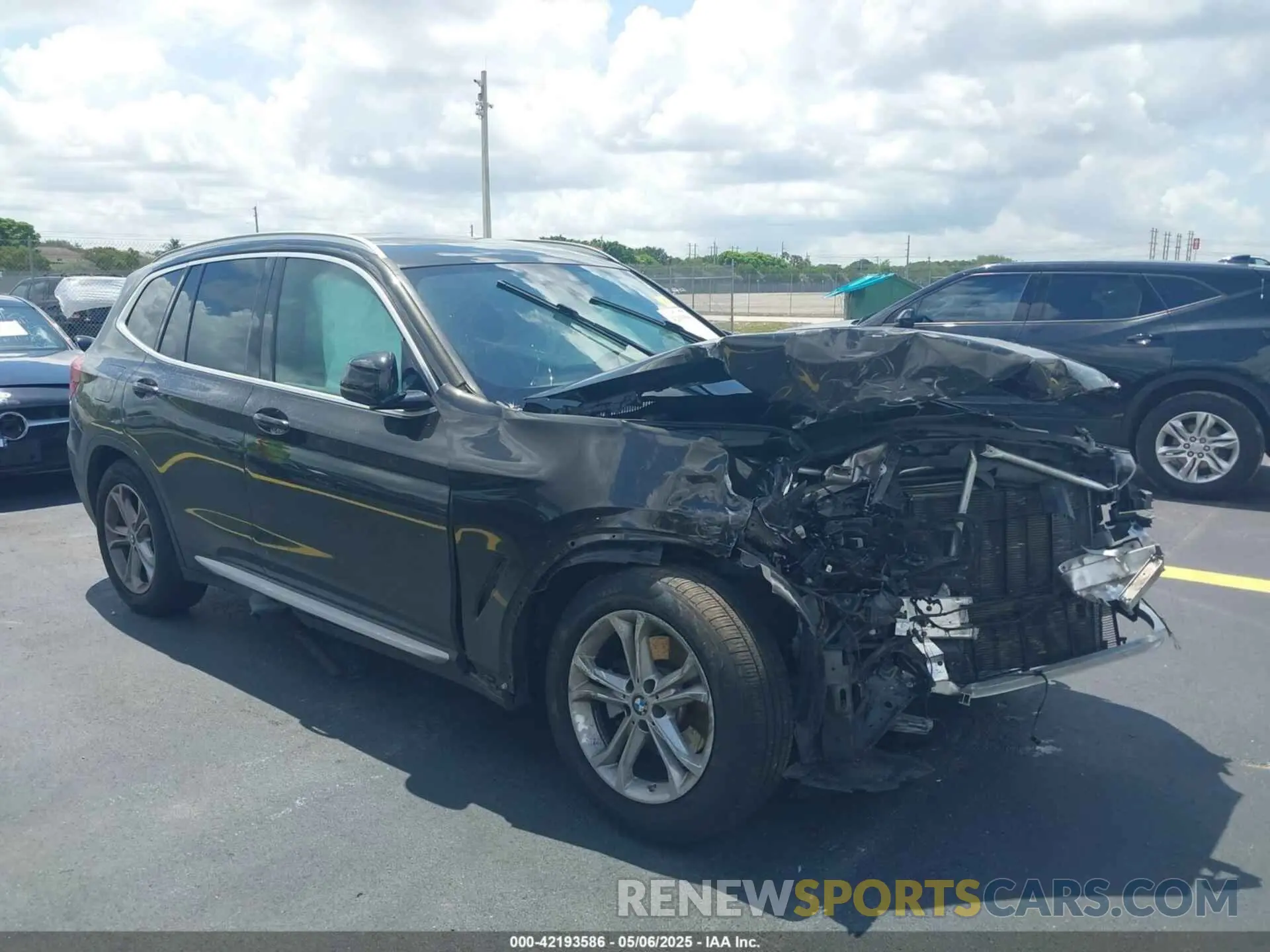 1 Photograph of a damaged car 5UXTR7C56KLR51693 BMW X3 2019