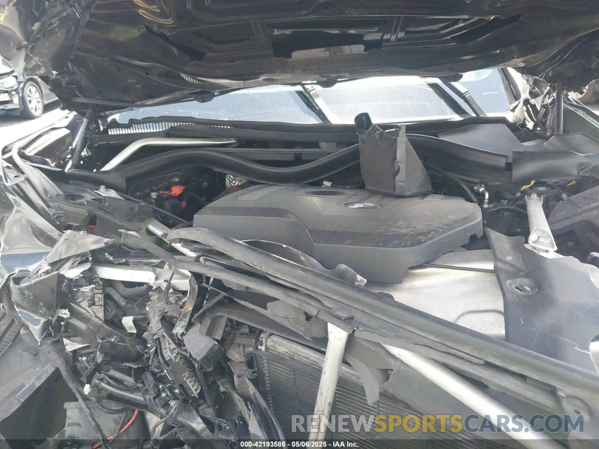 10 Photograph of a damaged car 5UXTR7C56KLR51693 BMW X3 2019