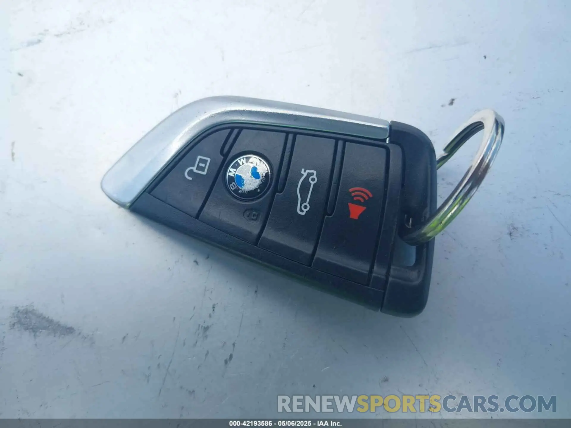11 Photograph of a damaged car 5UXTR7C56KLR51693 BMW X3 2019
