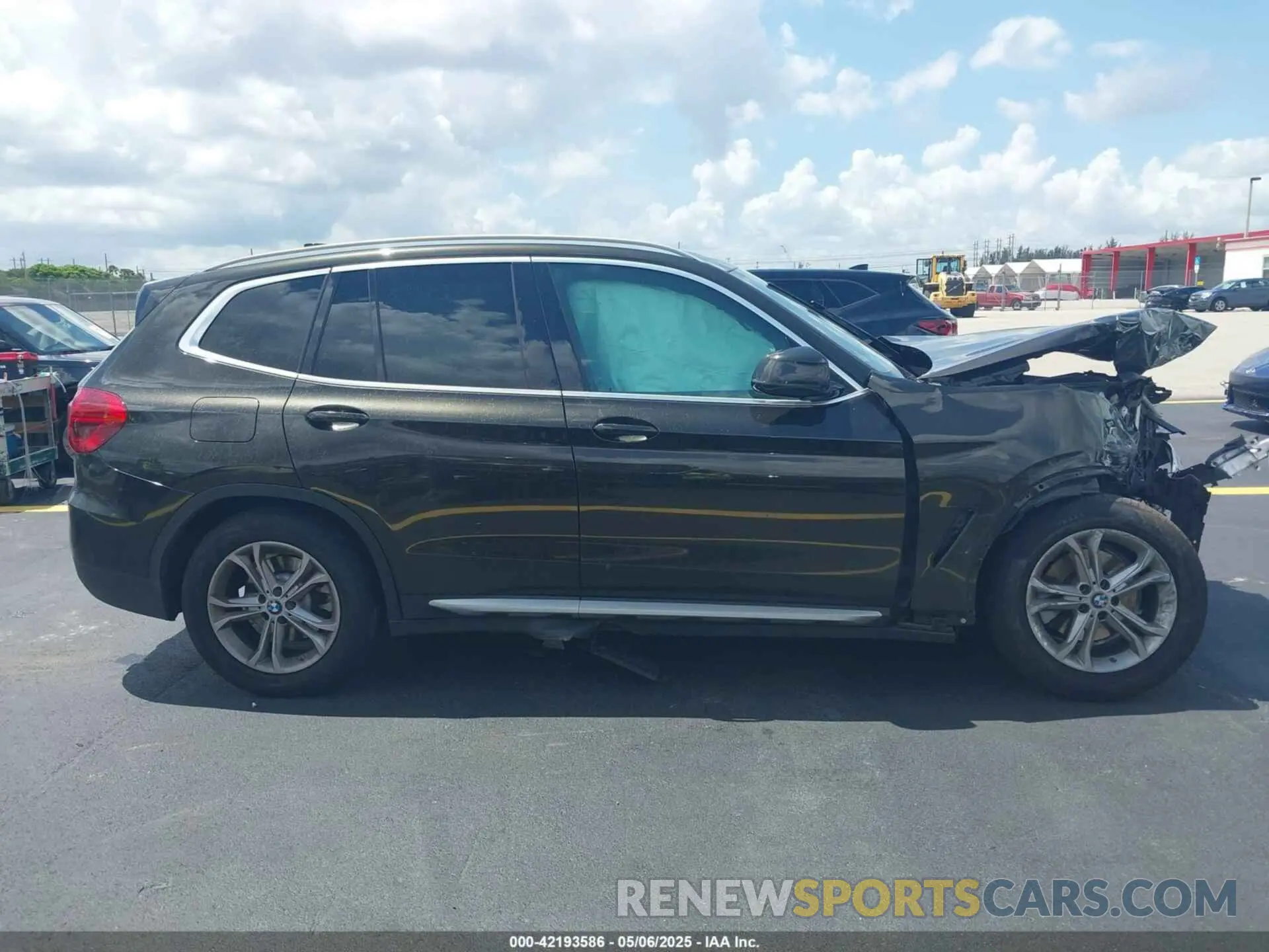 13 Photograph of a damaged car 5UXTR7C56KLR51693 BMW X3 2019