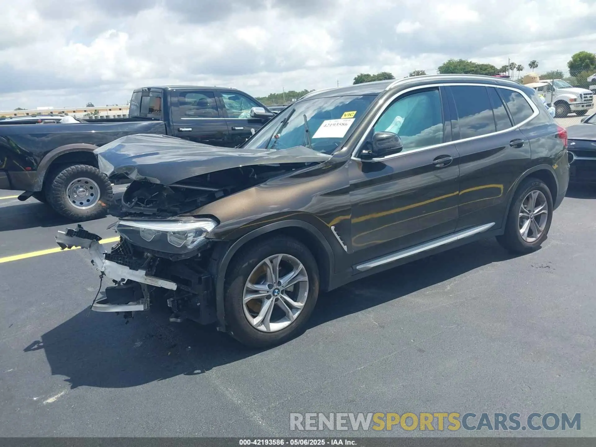 2 Photograph of a damaged car 5UXTR7C56KLR51693 BMW X3 2019