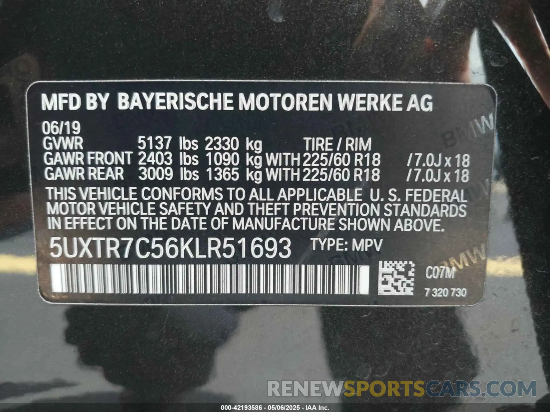 9 Photograph of a damaged car 5UXTR7C56KLR51693 BMW X3 2019