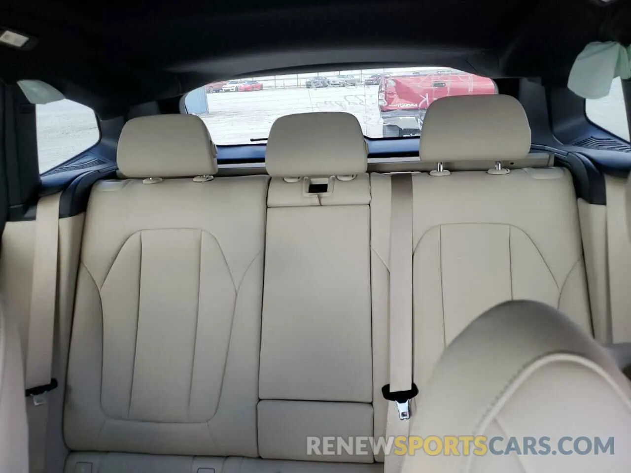 10 Photograph of a damaged car 5UXTR7C56KLR52102 BMW X3 2019