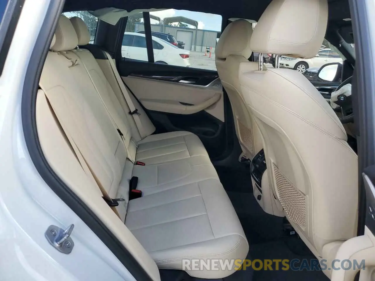 11 Photograph of a damaged car 5UXTR7C56KLR52102 BMW X3 2019
