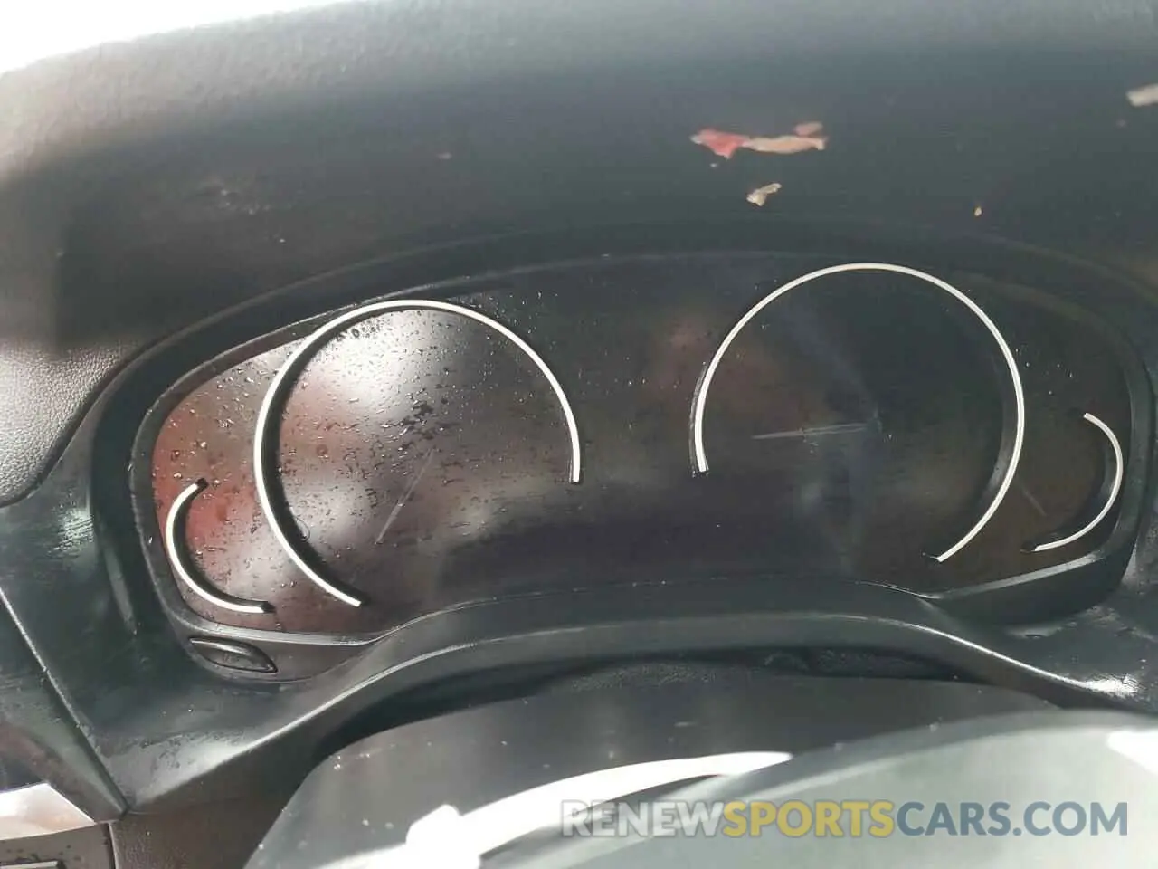 9 Photograph of a damaged car 5UXTR7C57KLE97800 BMW X3 2019