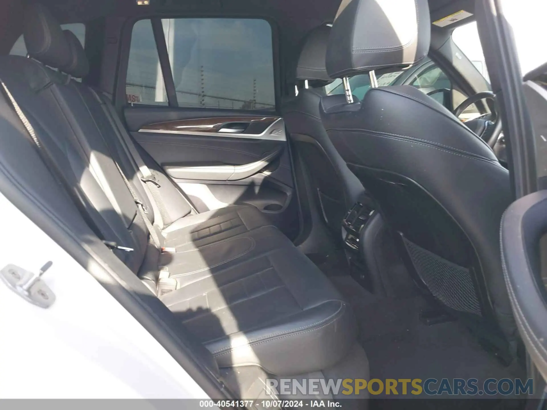 8 Photograph of a damaged car 5UXTR7C57KLF24302 BMW X3 2019