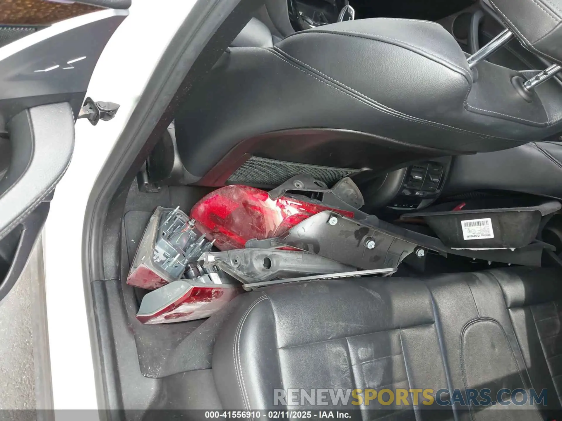 12 Photograph of a damaged car 5UXTR7C57KLF26406 BMW X3 2019