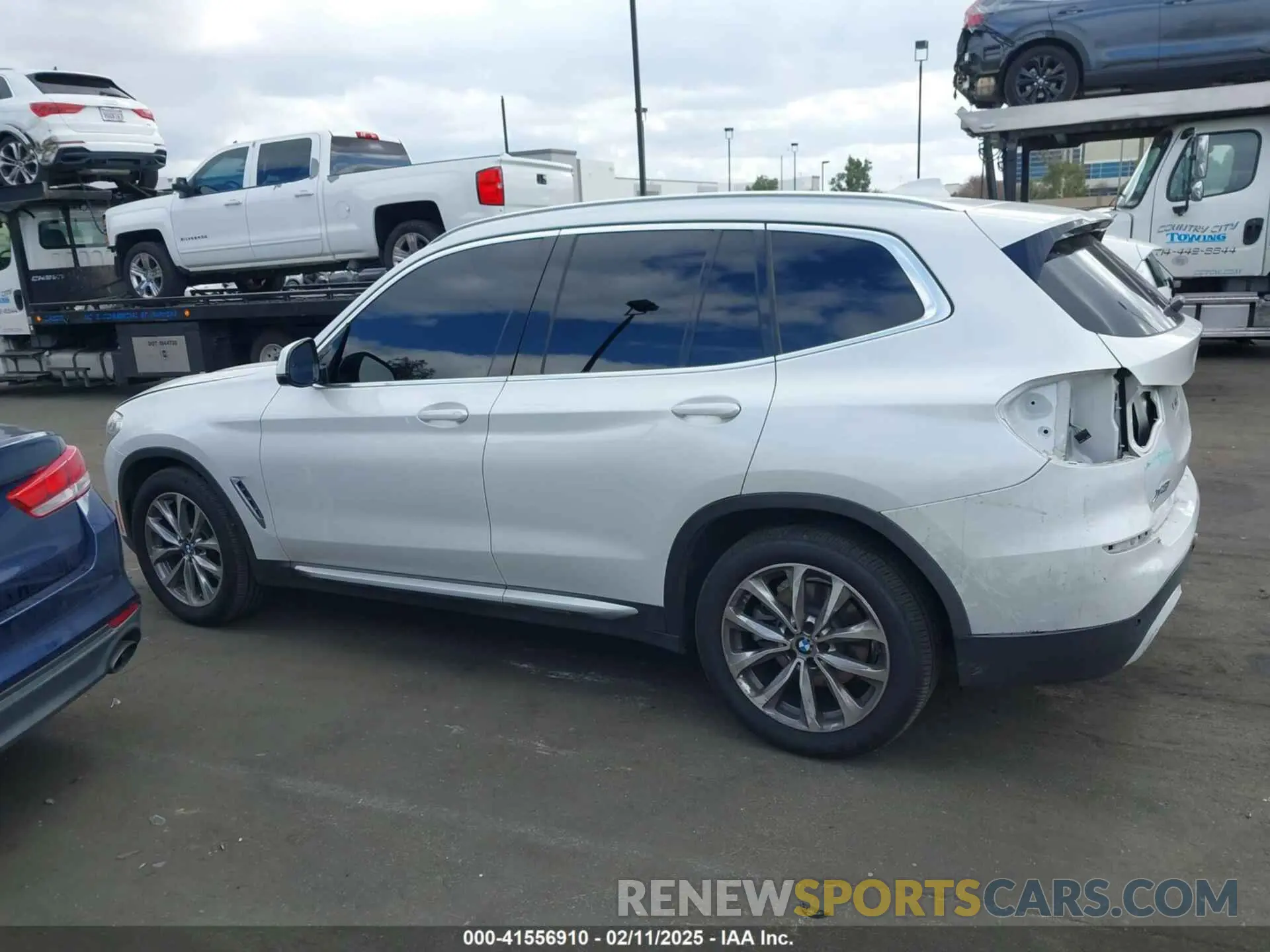 15 Photograph of a damaged car 5UXTR7C57KLF26406 BMW X3 2019