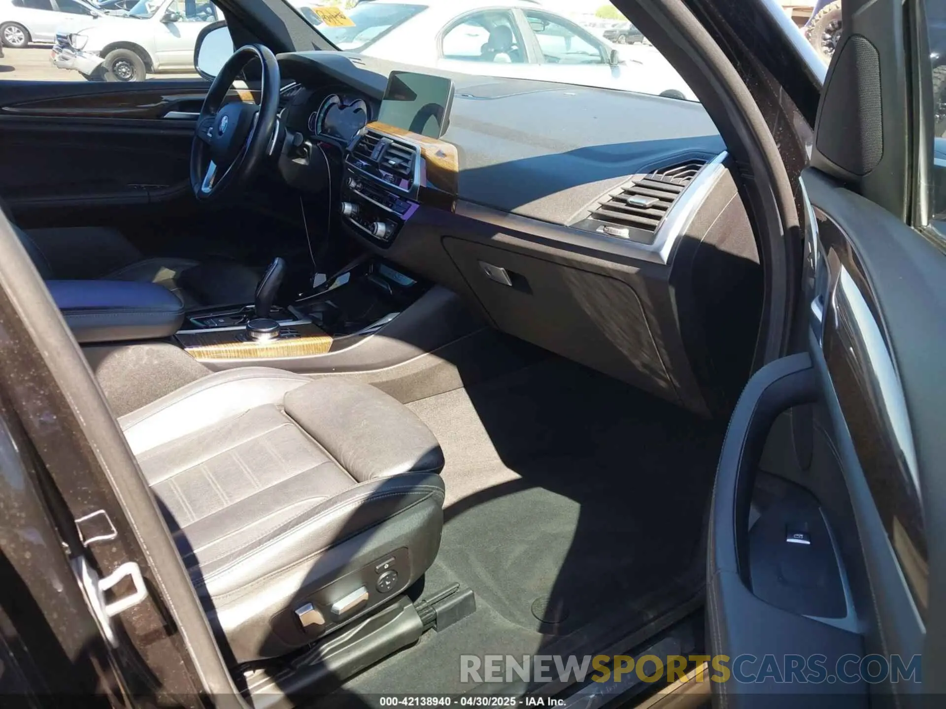 5 Photograph of a damaged car 5UXTR7C57KLF26499 BMW X3 2019