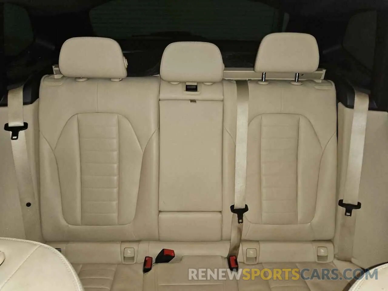 10 Photograph of a damaged car 5UXTR7C57KLF27832 BMW X3 2019
