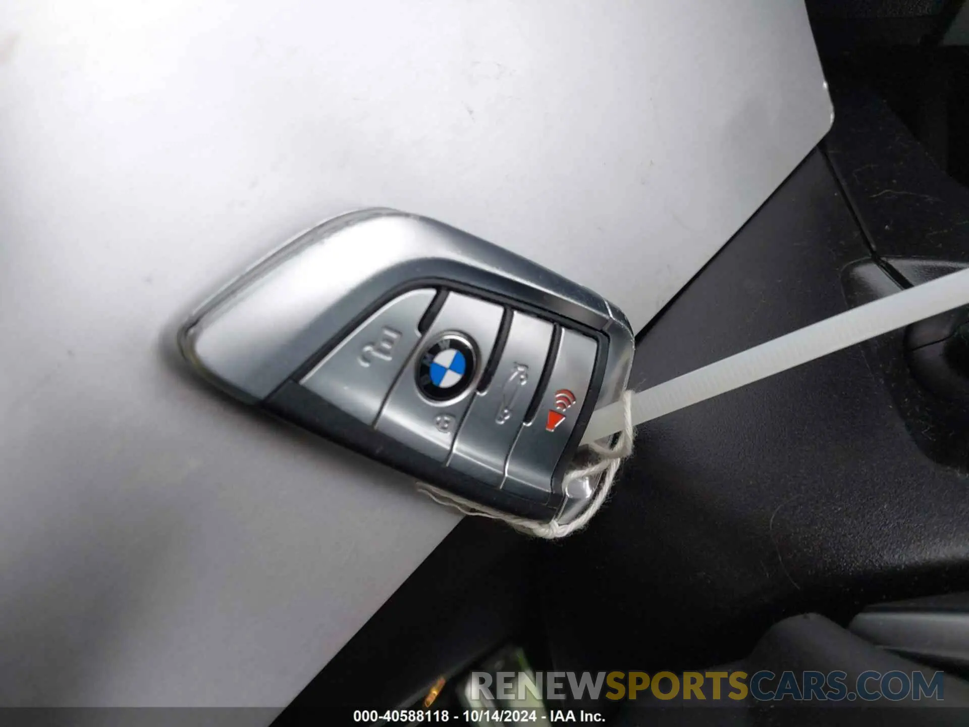 11 Photograph of a damaged car 5UXTR7C57KLR51735 BMW X3 2019