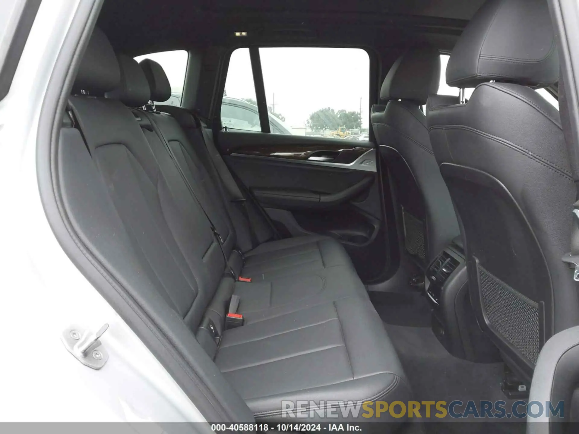 8 Photograph of a damaged car 5UXTR7C57KLR51735 BMW X3 2019