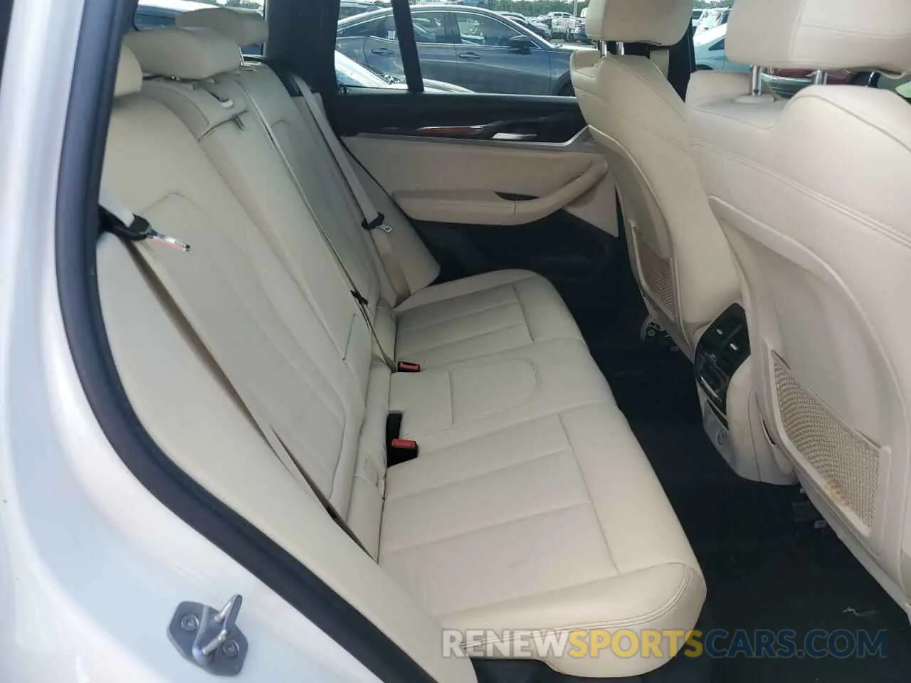 10 Photograph of a damaged car 5UXTR7C57KLR53341 BMW X3 2019