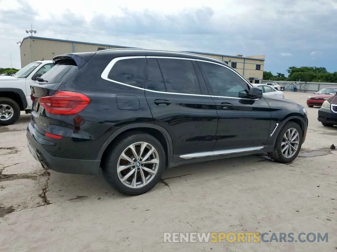 3 Photograph of a damaged car 5UXTR7C58KLE88281 BMW X3 2019
