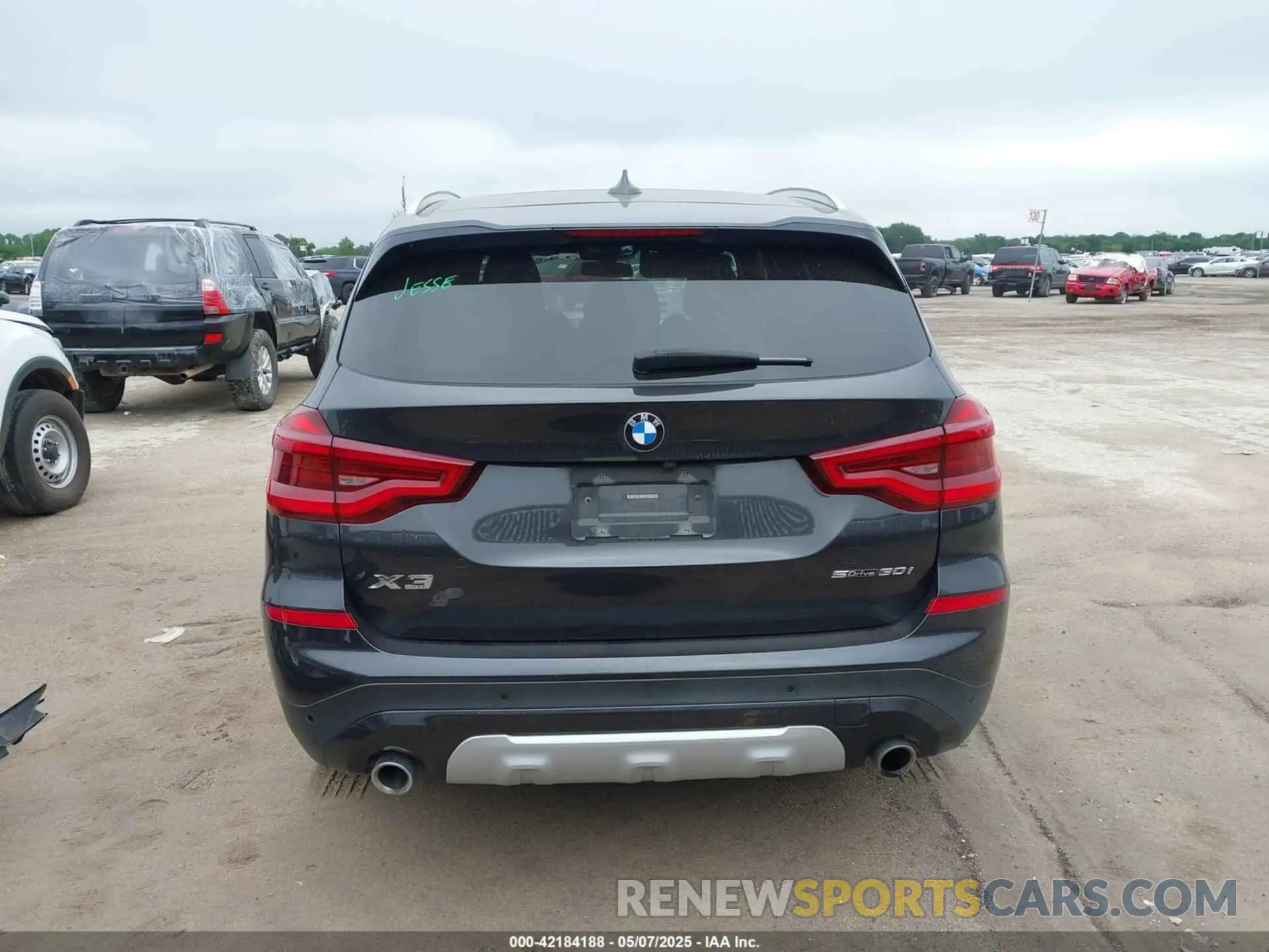 17 Photograph of a damaged car 5UXTR7C58KLE96414 BMW X3 2019