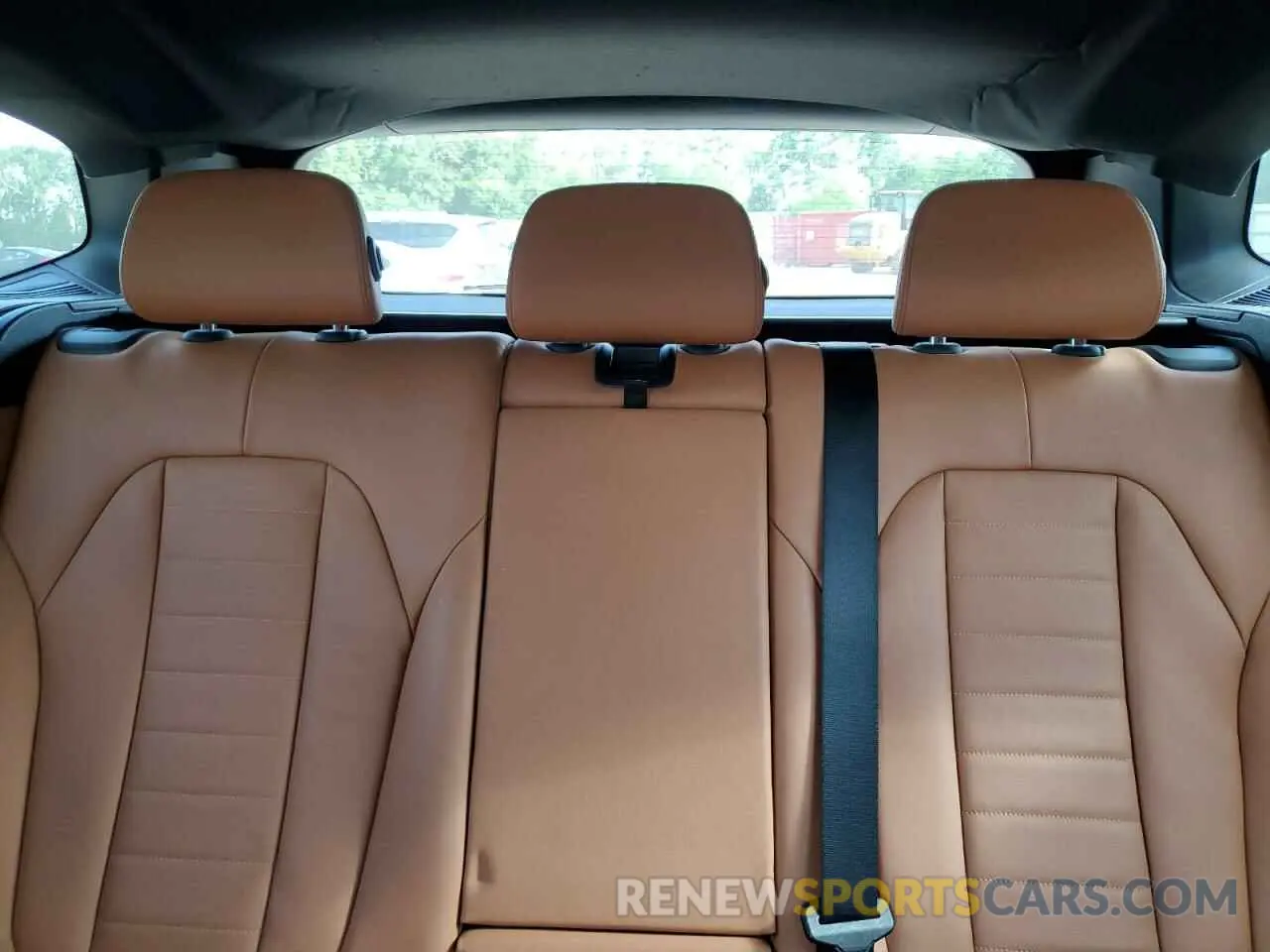 10 Photograph of a damaged car 5UXTR7C58KLE96509 BMW X3 2019