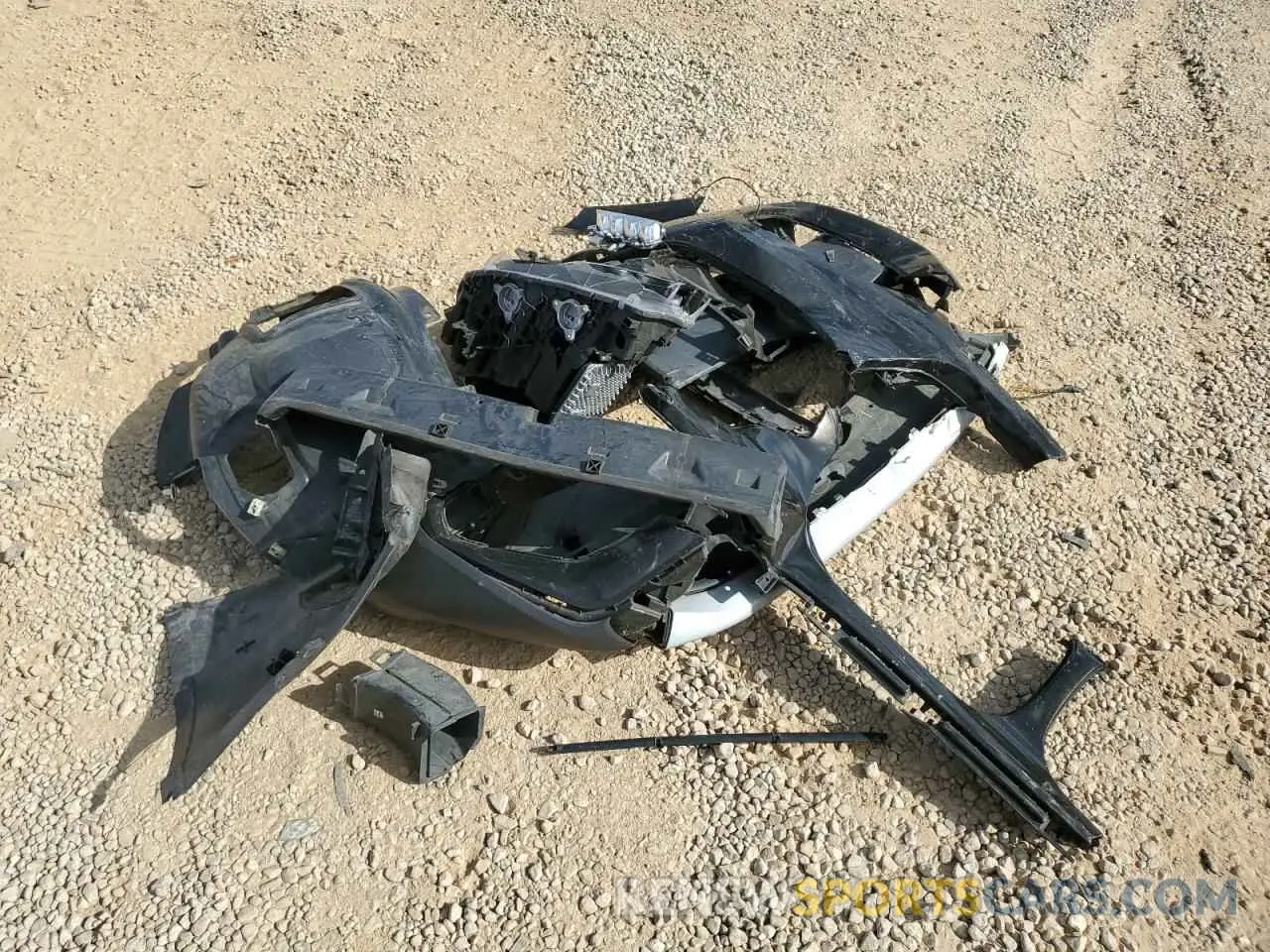13 Photograph of a damaged car 5UXTR7C58KLE96509 BMW X3 2019