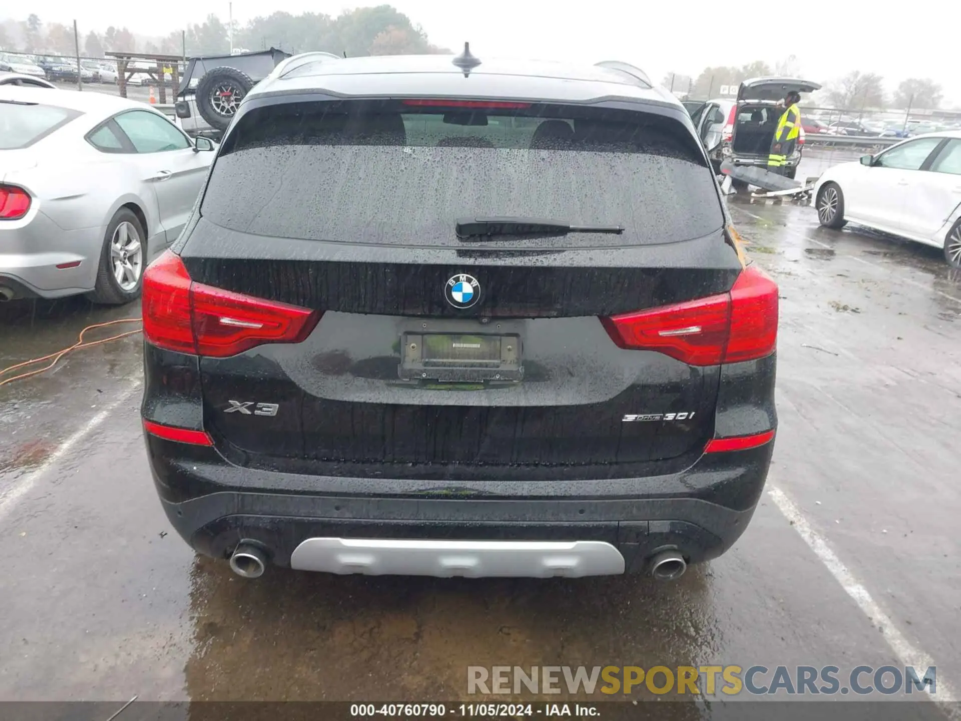 15 Photograph of a damaged car 5UXTR7C58KLF25524 BMW X3 2019