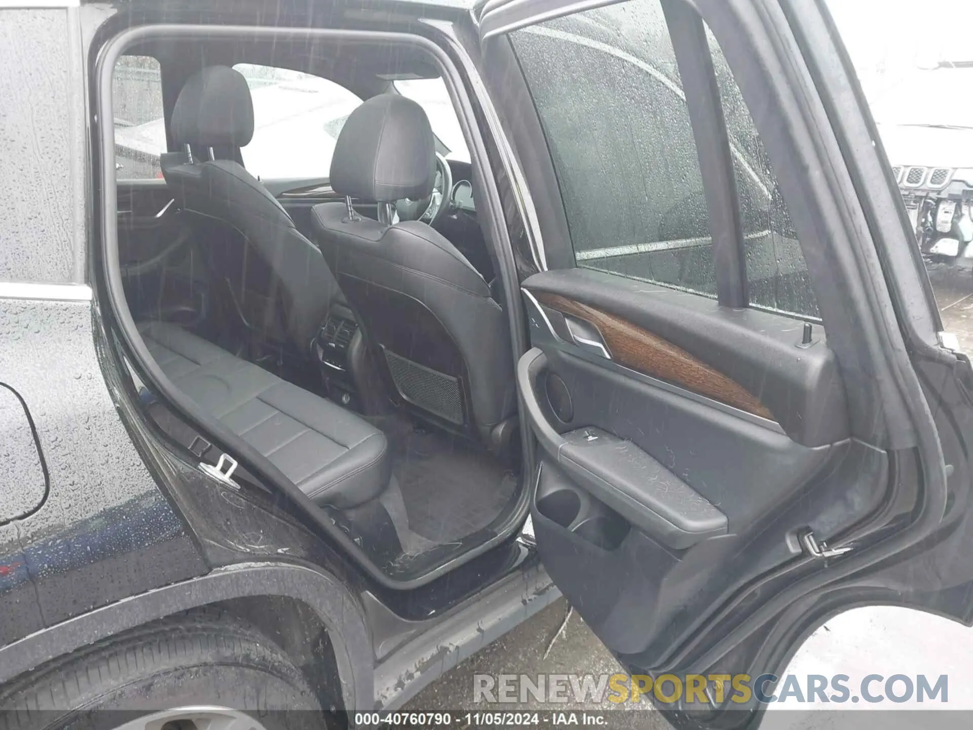 8 Photograph of a damaged car 5UXTR7C58KLF25524 BMW X3 2019