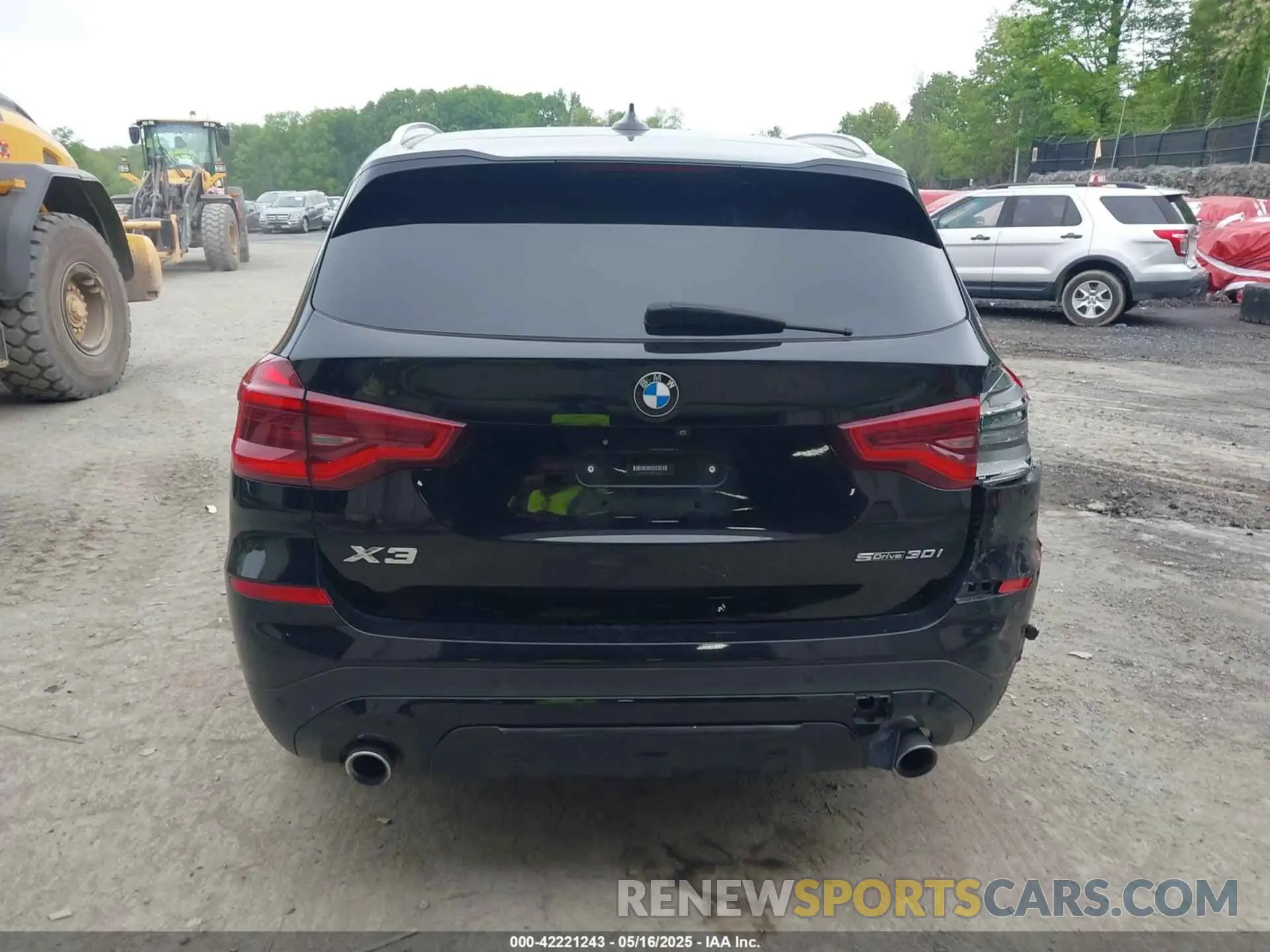 16 Photograph of a damaged car 5UXTR7C58KLF25975 BMW X3 2019