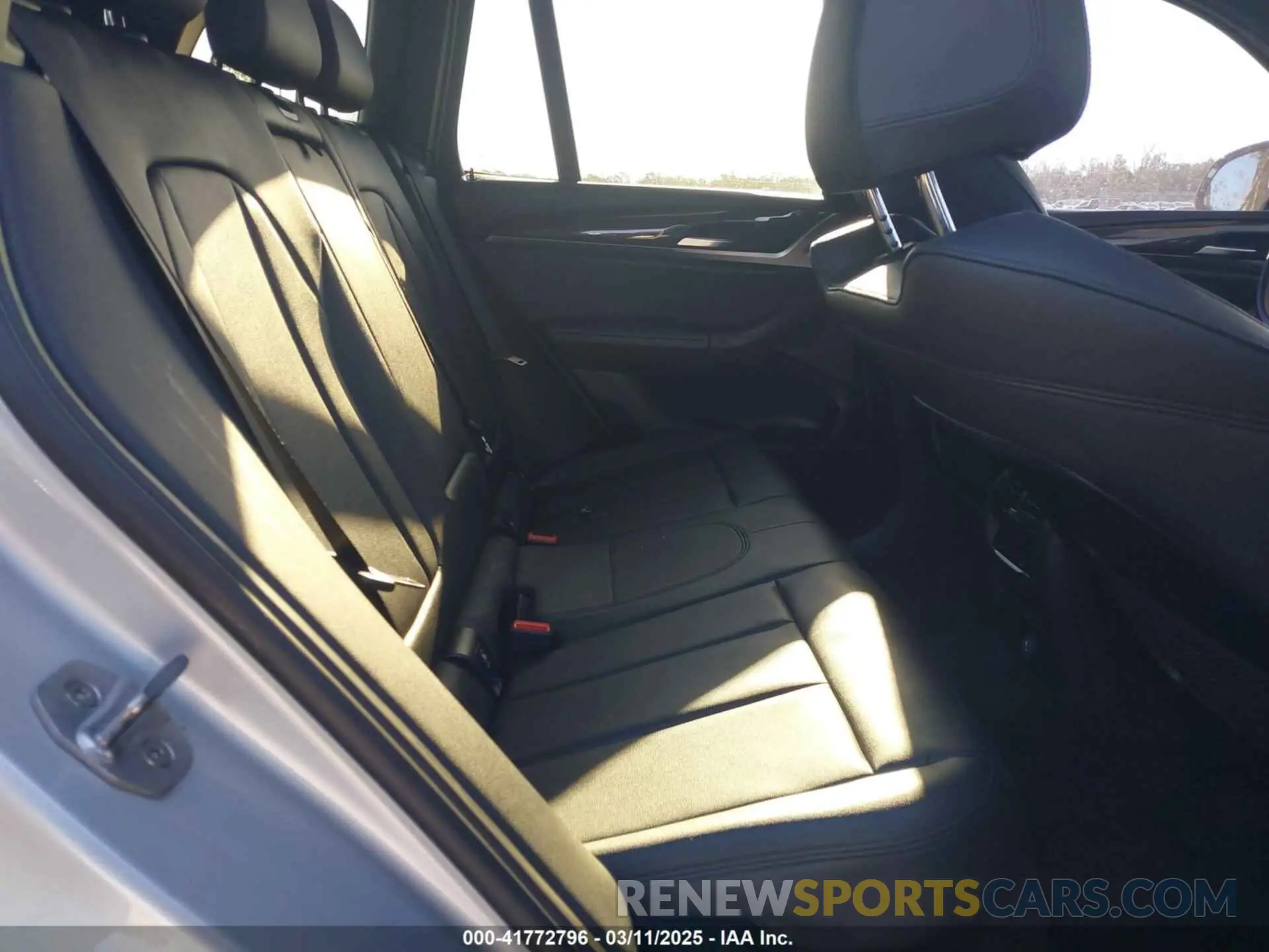 8 Photograph of a damaged car 5UXTR7C58KLF26673 BMW X3 2019