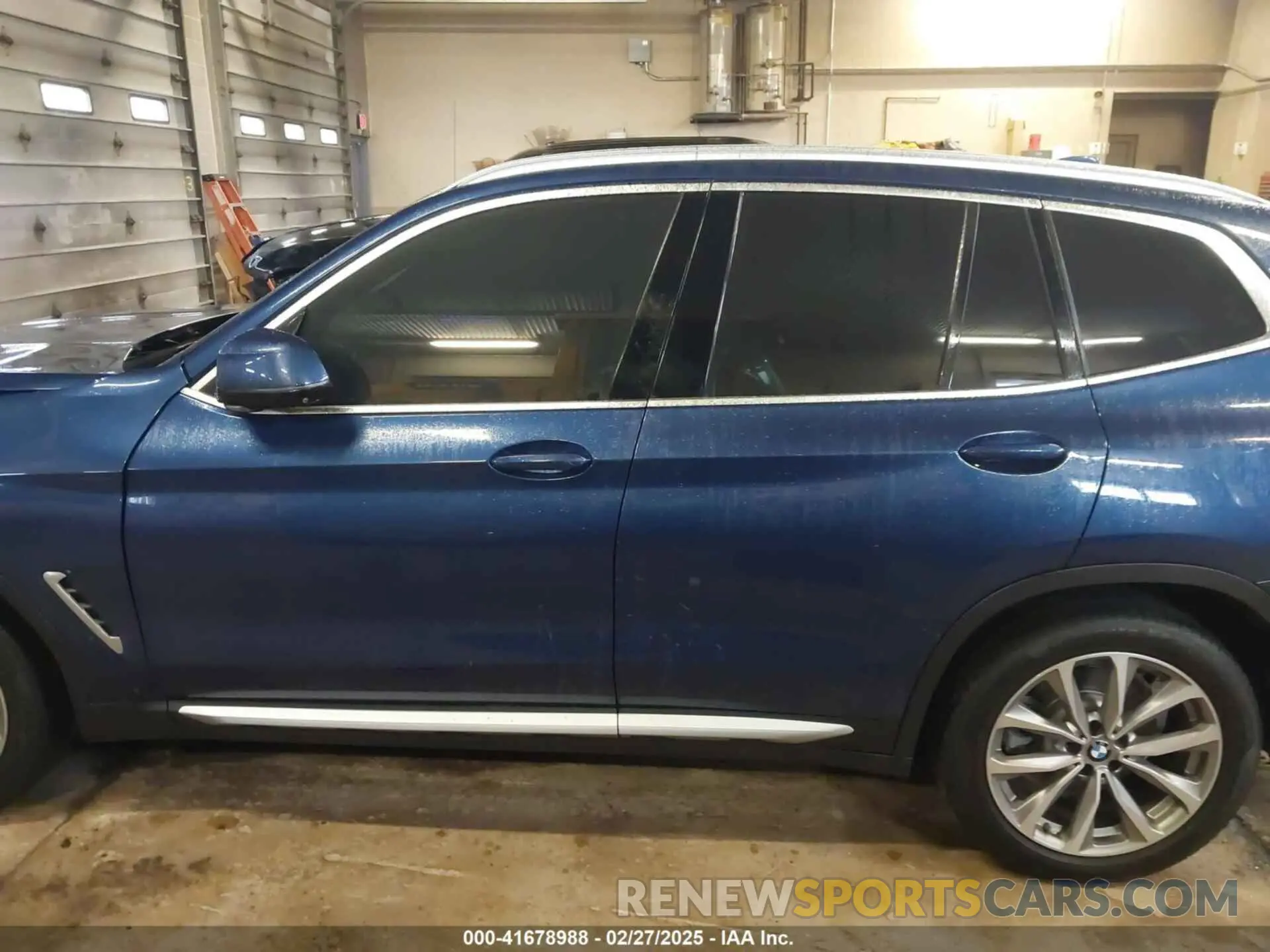 14 Photograph of a damaged car 5UXTR7C58KLF28097 BMW X3 2019