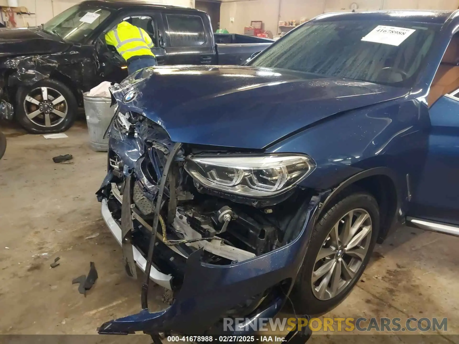6 Photograph of a damaged car 5UXTR7C58KLF28097 BMW X3 2019