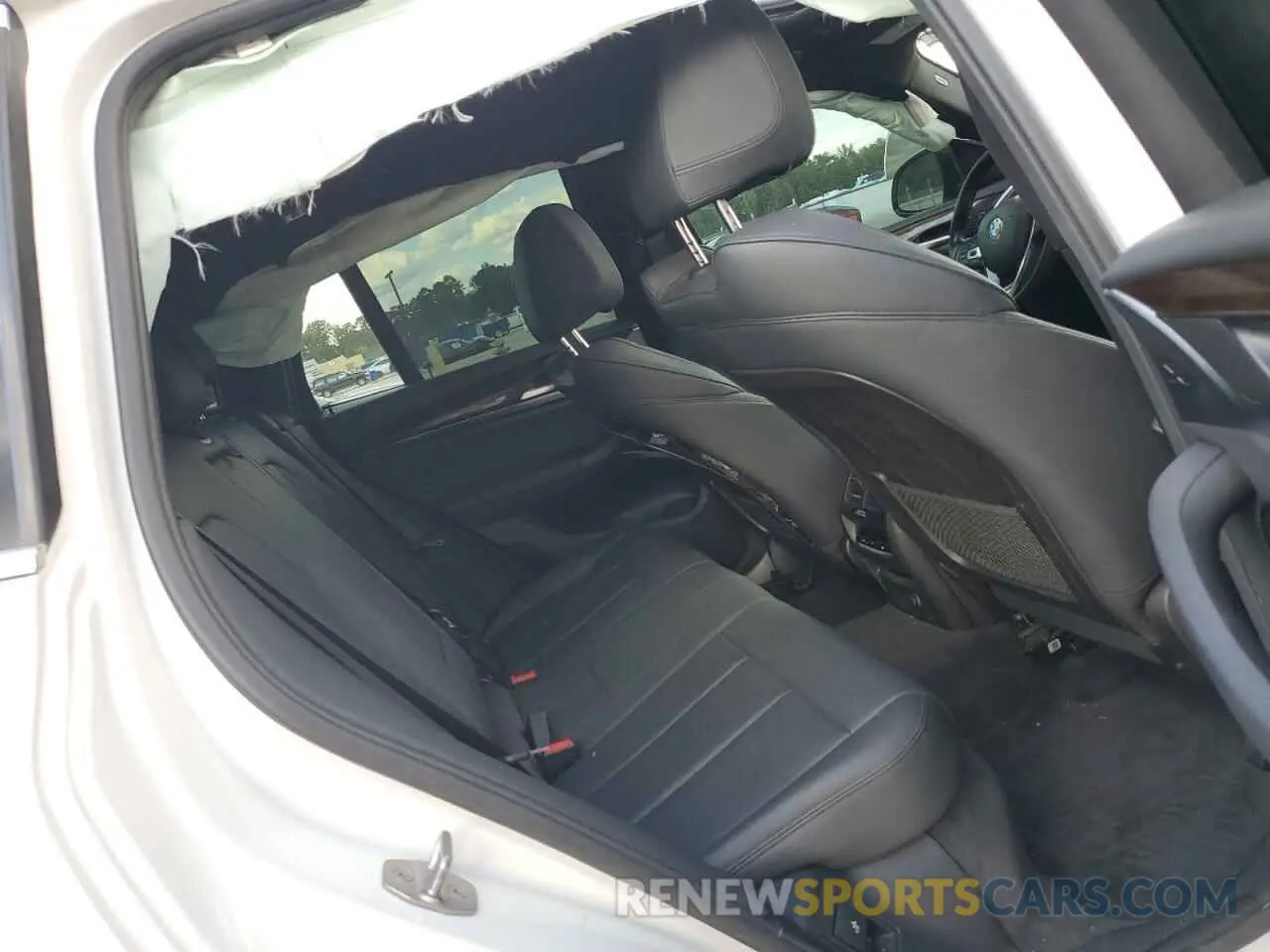11 Photograph of a damaged car 5UXTR7C58KLF29279 BMW X3 2019