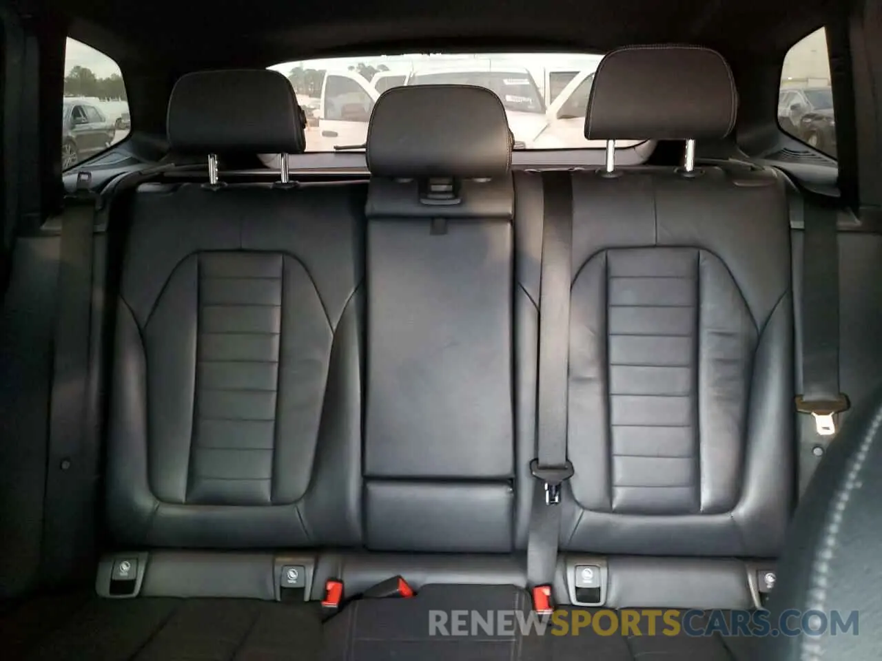 10 Photograph of a damaged car 5UXTR7C58KLF29363 BMW X3 2019