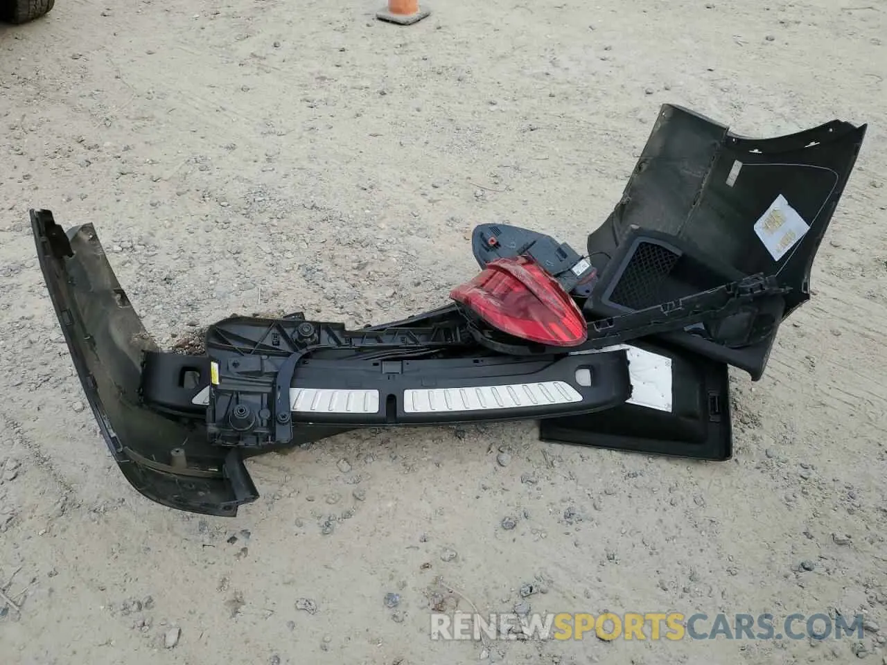 13 Photograph of a damaged car 5UXTR7C58KLF29363 BMW X3 2019