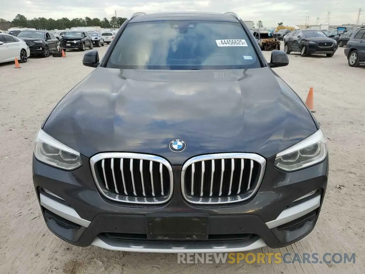 5 Photograph of a damaged car 5UXTR7C58KLF29363 BMW X3 2019