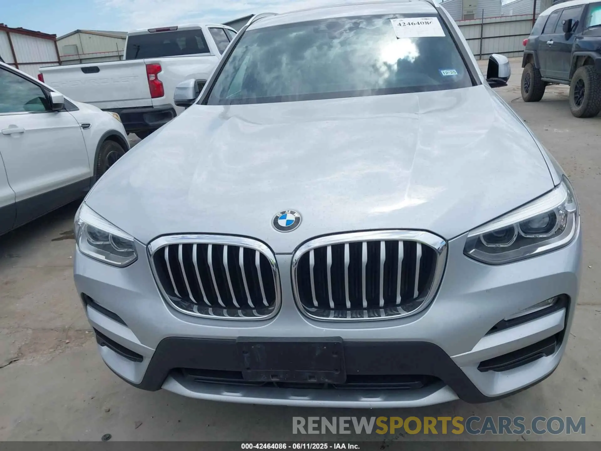 12 Photograph of a damaged car 5UXTR7C58KLF30870 BMW X3 2019
