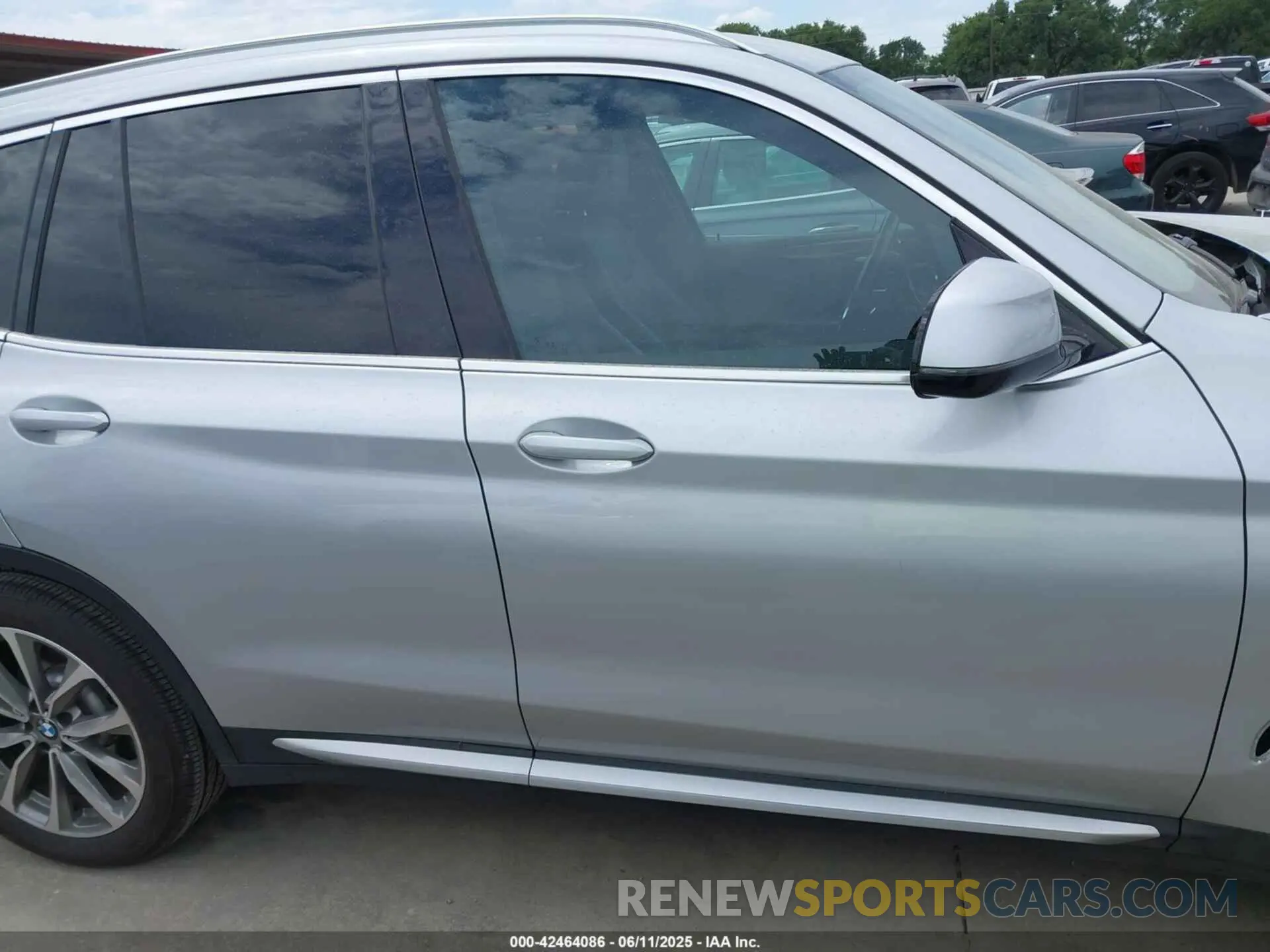 13 Photograph of a damaged car 5UXTR7C58KLF30870 BMW X3 2019