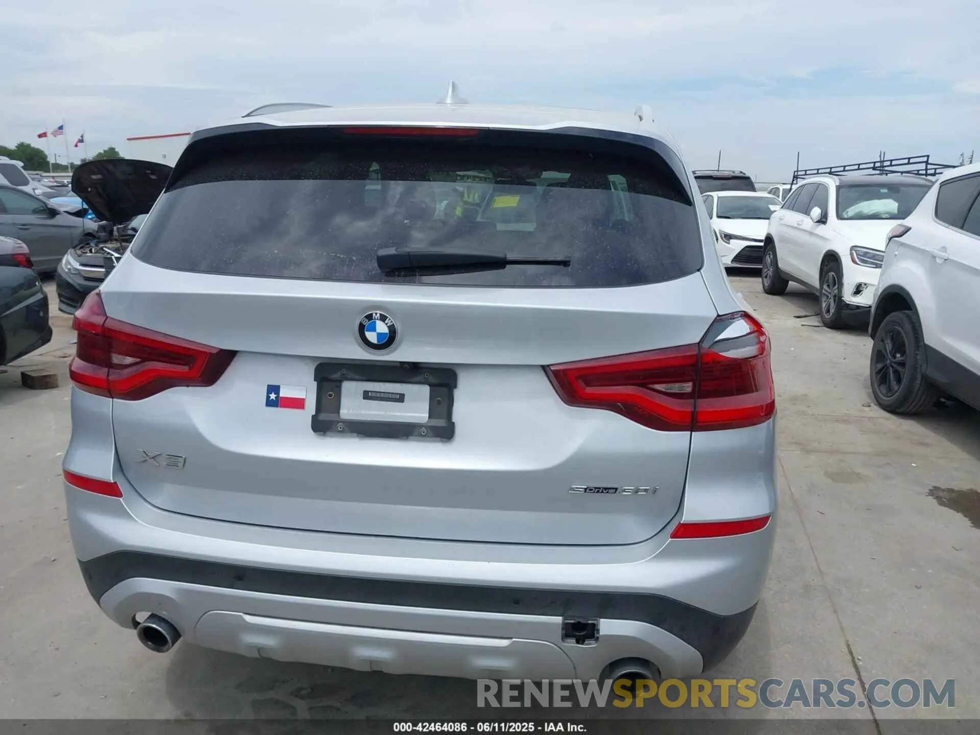 16 Photograph of a damaged car 5UXTR7C58KLF30870 BMW X3 2019