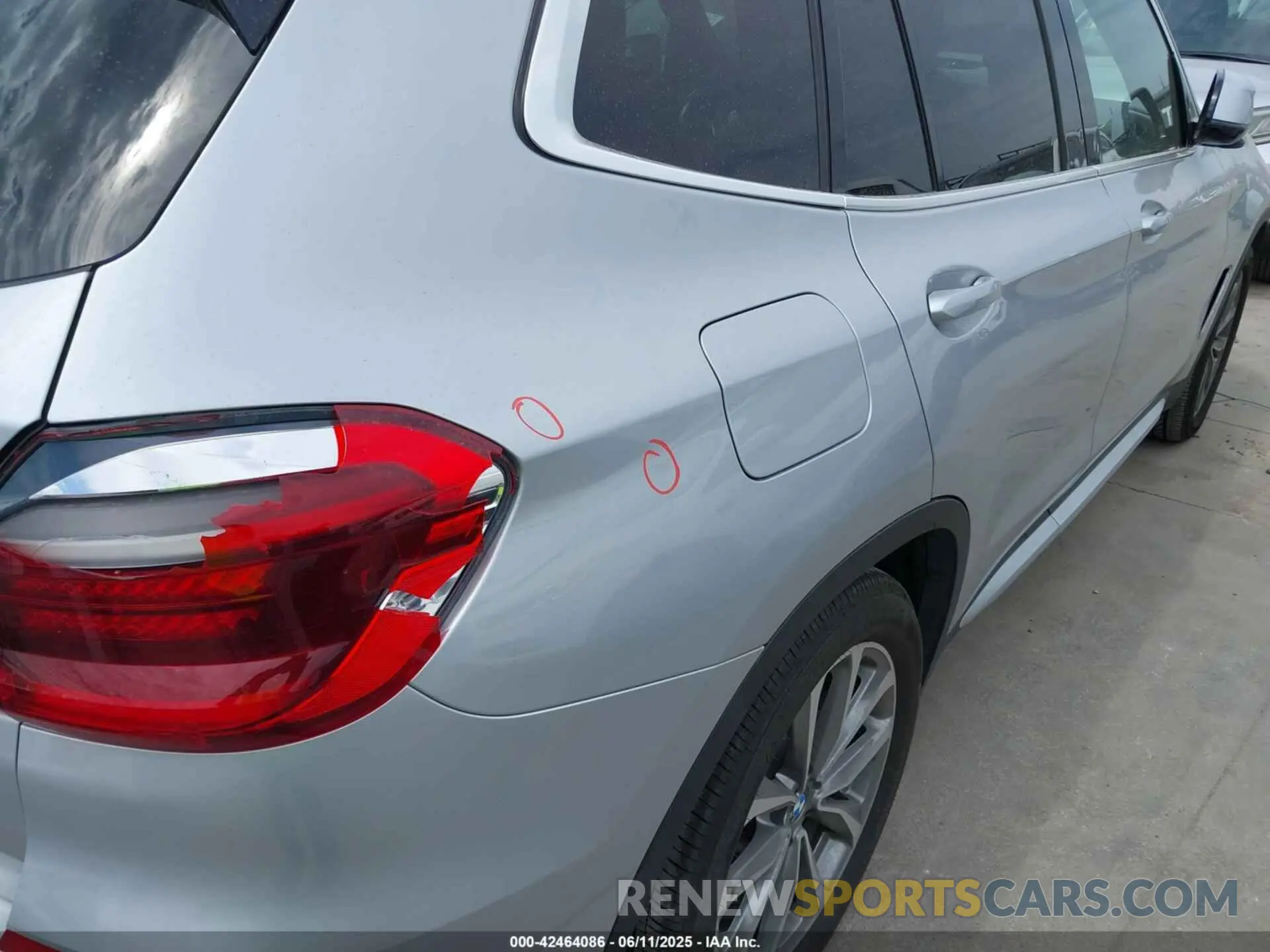 17 Photograph of a damaged car 5UXTR7C58KLF30870 BMW X3 2019