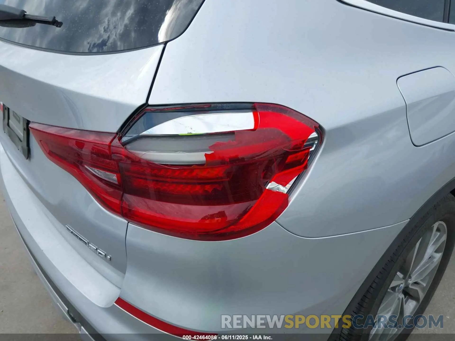 6 Photograph of a damaged car 5UXTR7C58KLF30870 BMW X3 2019