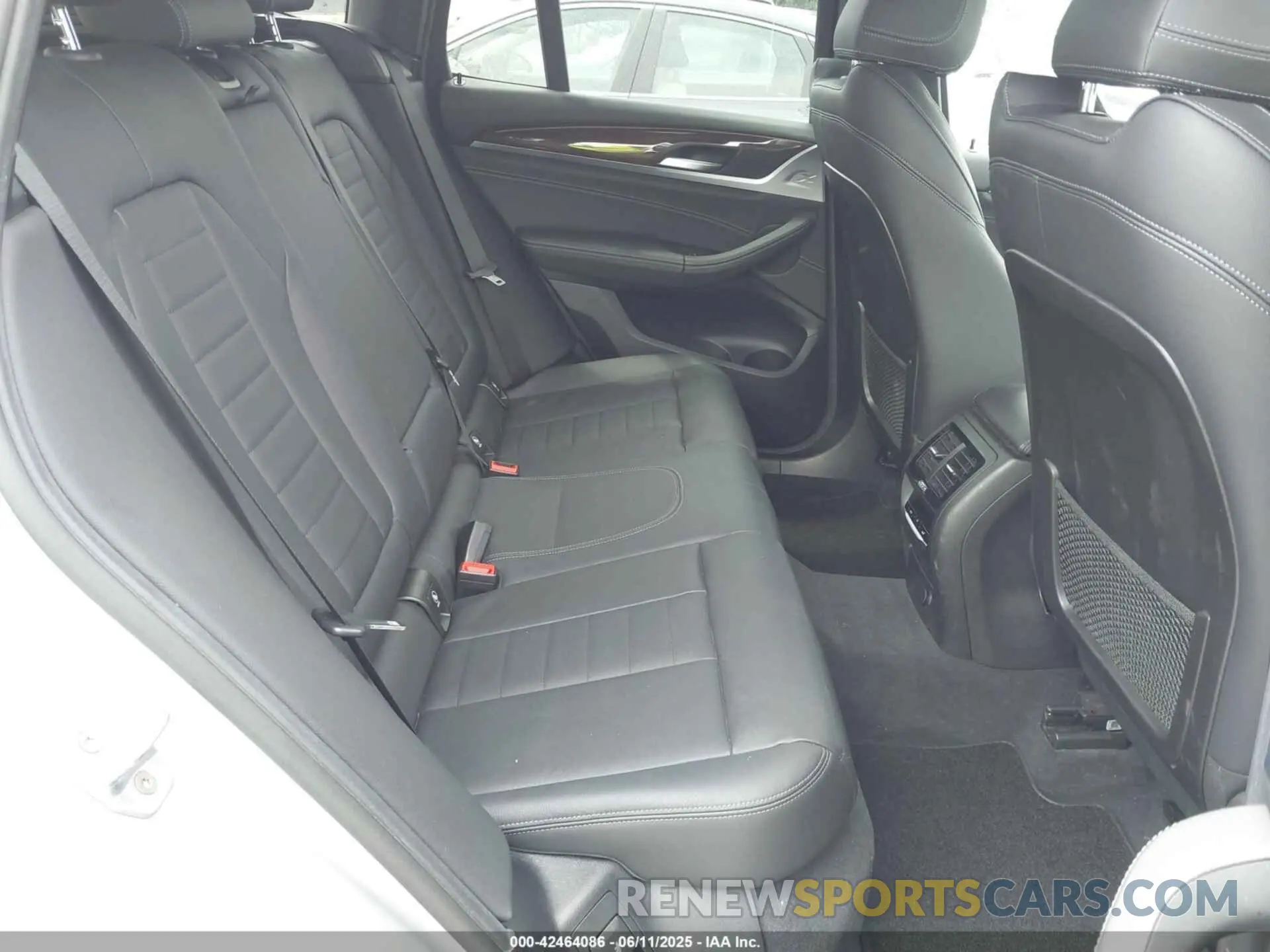 8 Photograph of a damaged car 5UXTR7C58KLF30870 BMW X3 2019