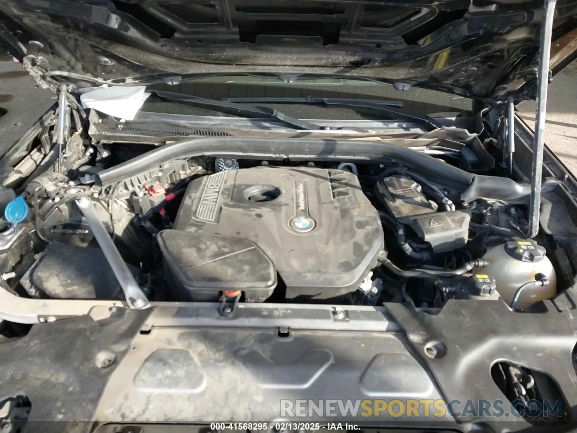 10 Photograph of a damaged car 5UXTR7C58KLF32117 BMW X3 2019