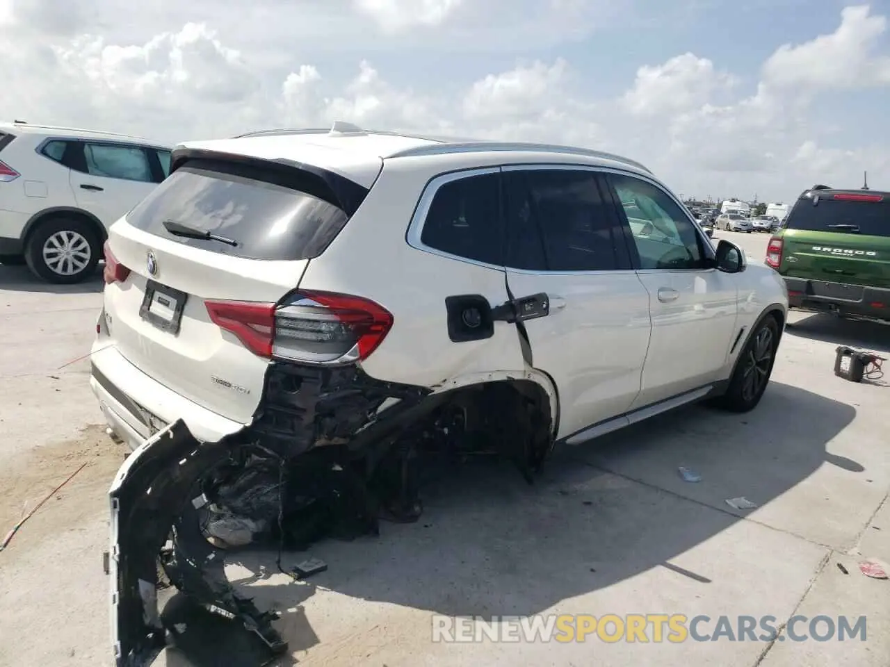 3 Photograph of a damaged car 5UXTR7C58KLF35017 BMW X3 2019