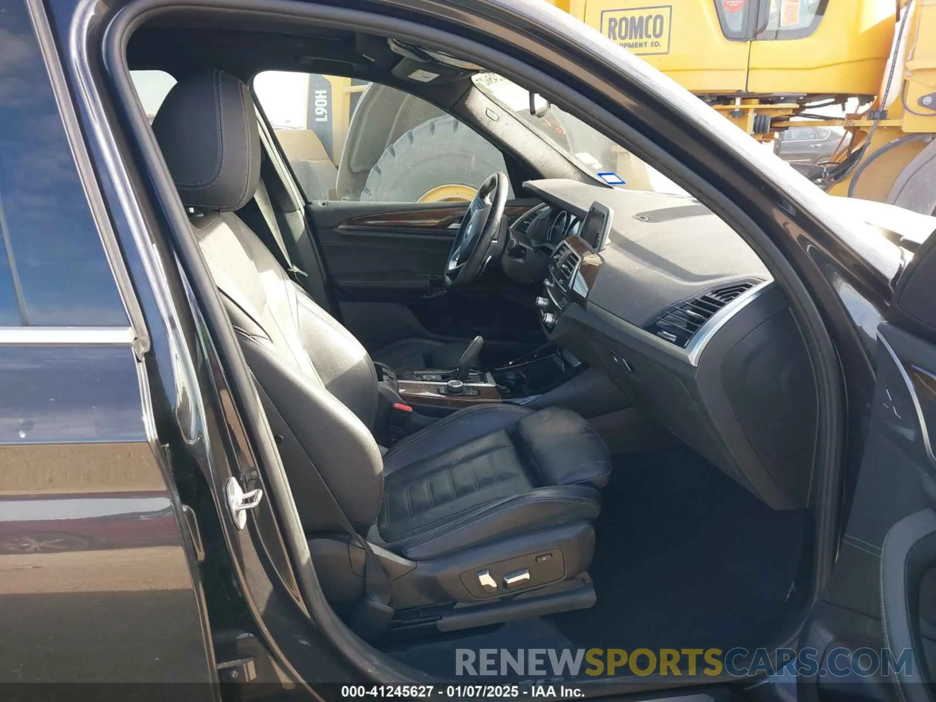 5 Photograph of a damaged car 5UXTR7C58KLF37088 BMW X3 2019