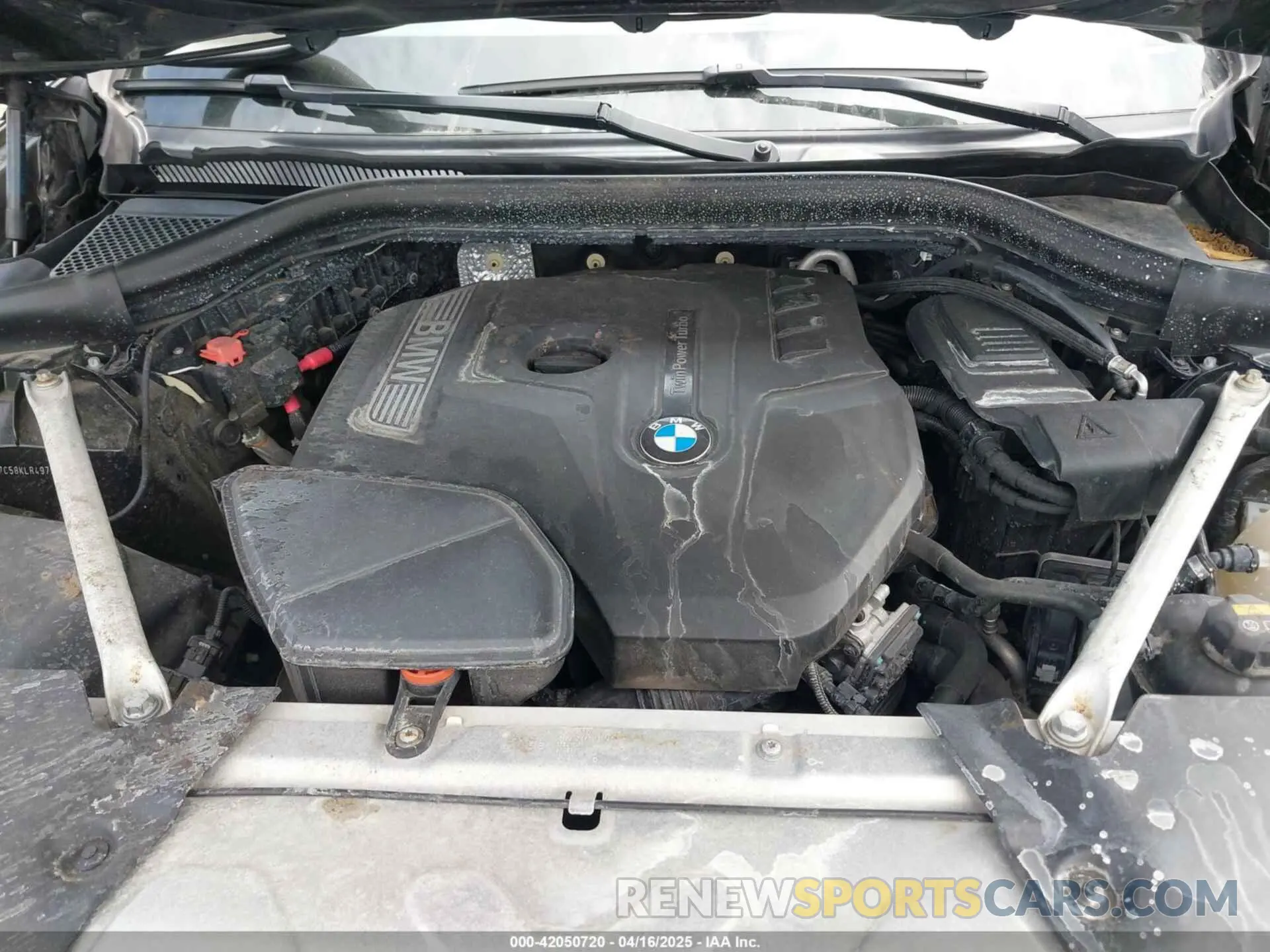 10 Photograph of a damaged car 5UXTR7C58KLR49721 BMW X3 2019