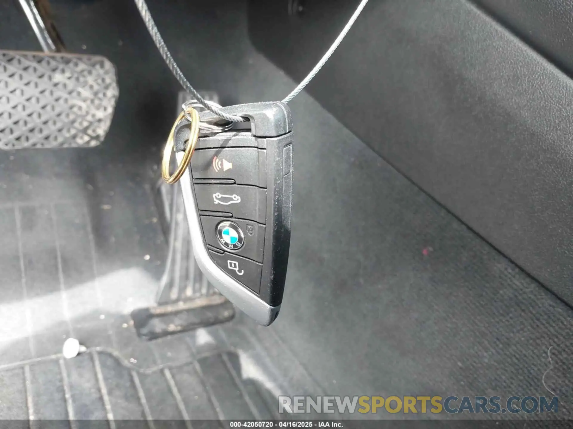 11 Photograph of a damaged car 5UXTR7C58KLR49721 BMW X3 2019
