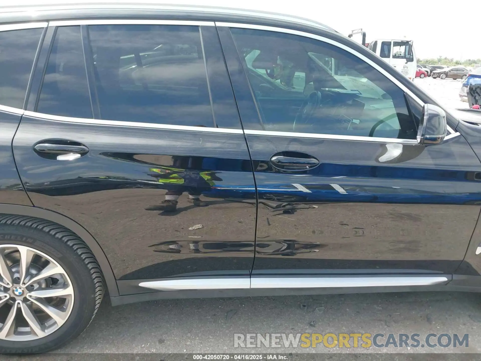 13 Photograph of a damaged car 5UXTR7C58KLR49721 BMW X3 2019