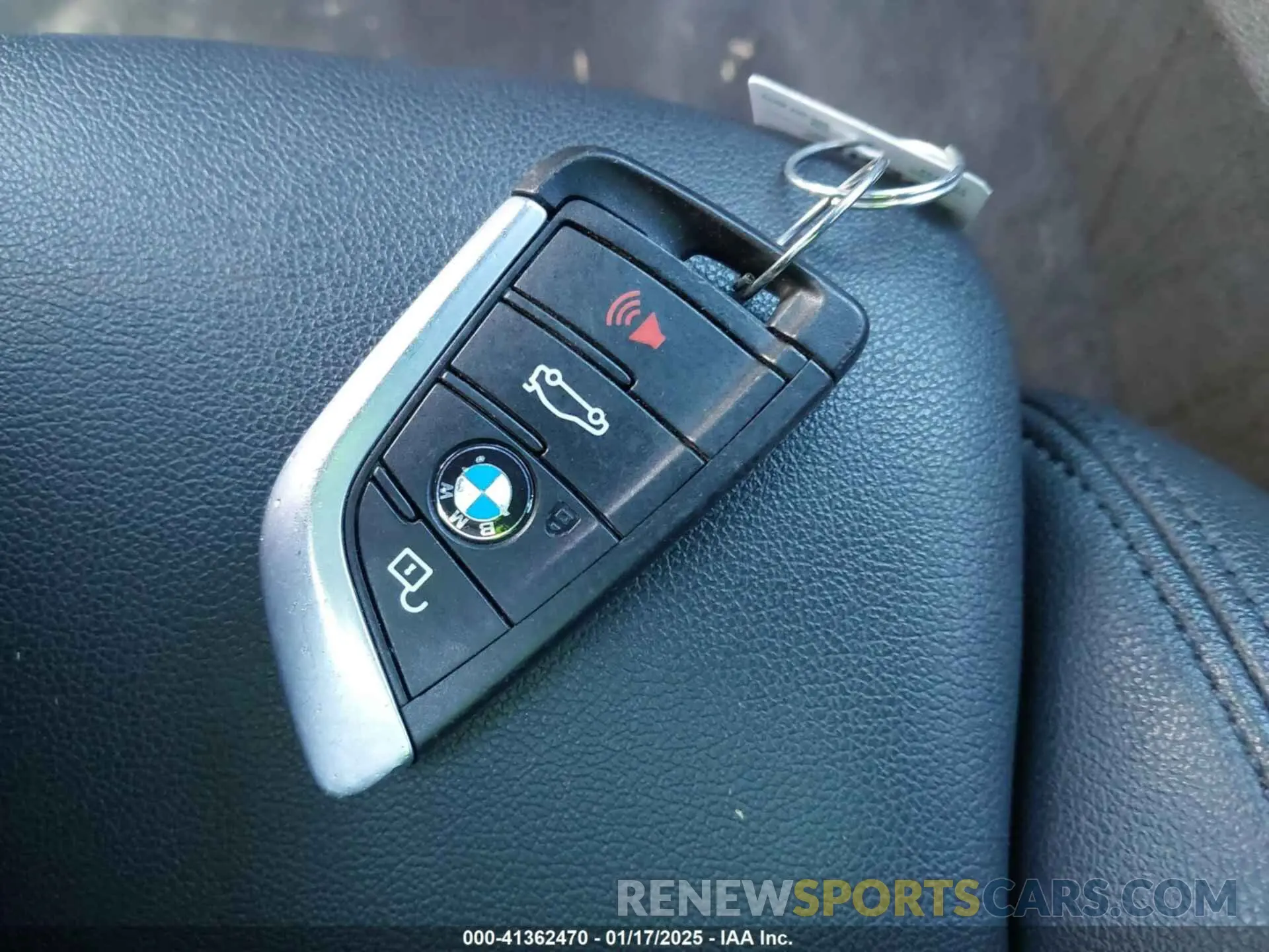 11 Photograph of a damaged car 5UXTR7C59KLE88287 BMW X3 2019