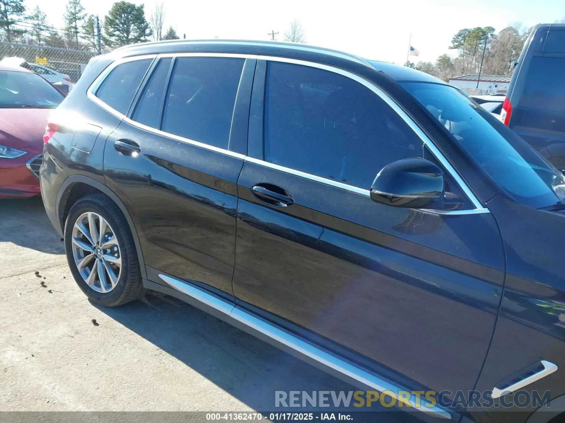 13 Photograph of a damaged car 5UXTR7C59KLE88287 BMW X3 2019