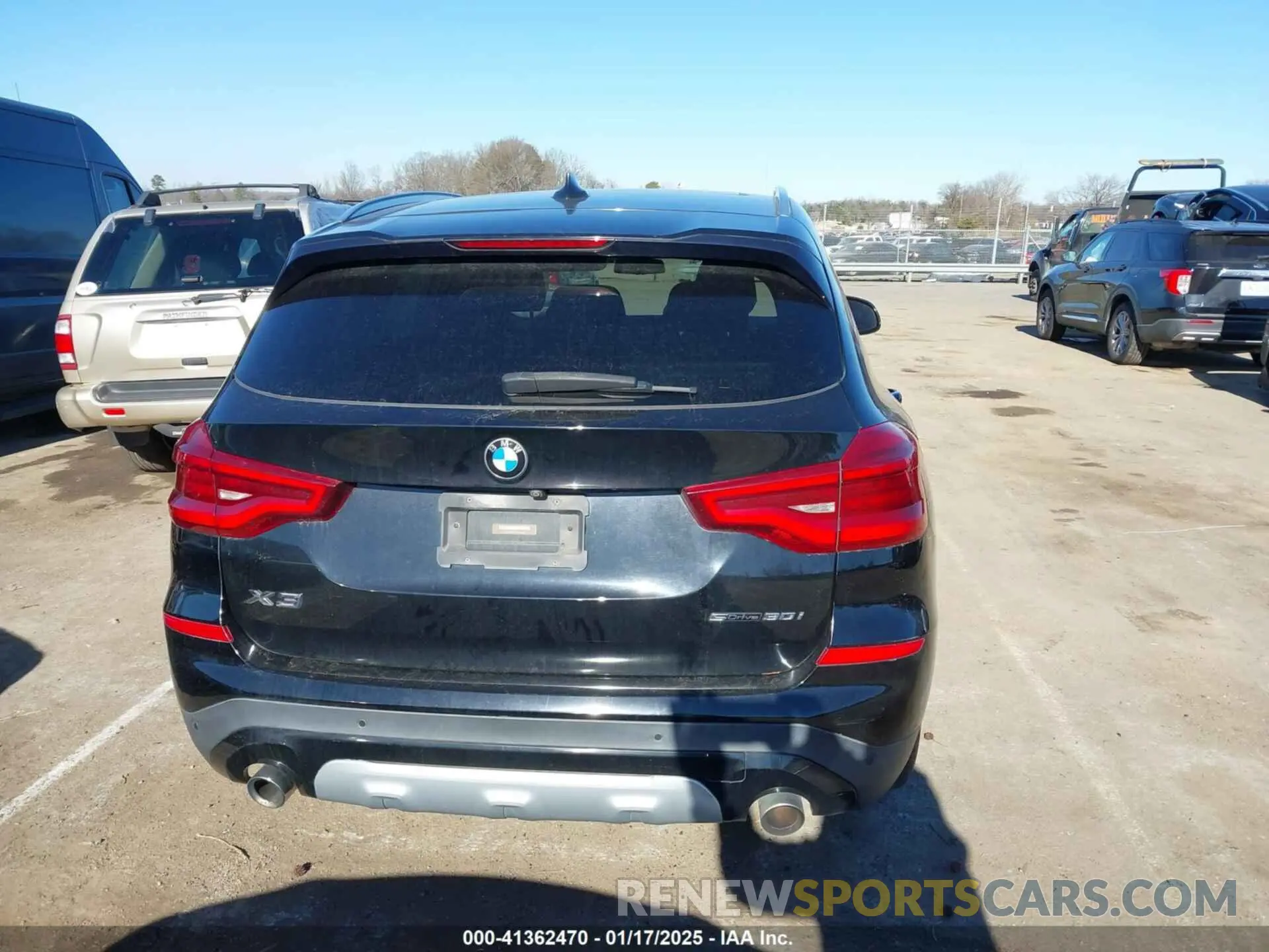 16 Photograph of a damaged car 5UXTR7C59KLE88287 BMW X3 2019