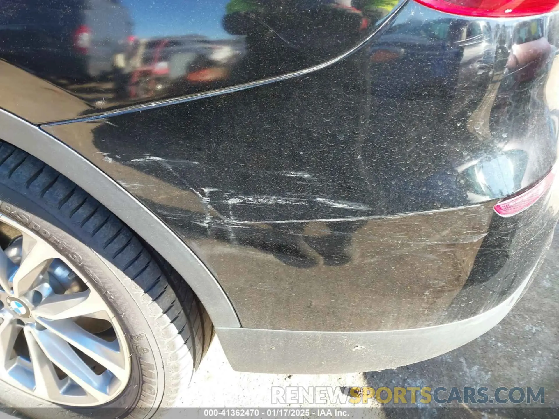 6 Photograph of a damaged car 5UXTR7C59KLE88287 BMW X3 2019