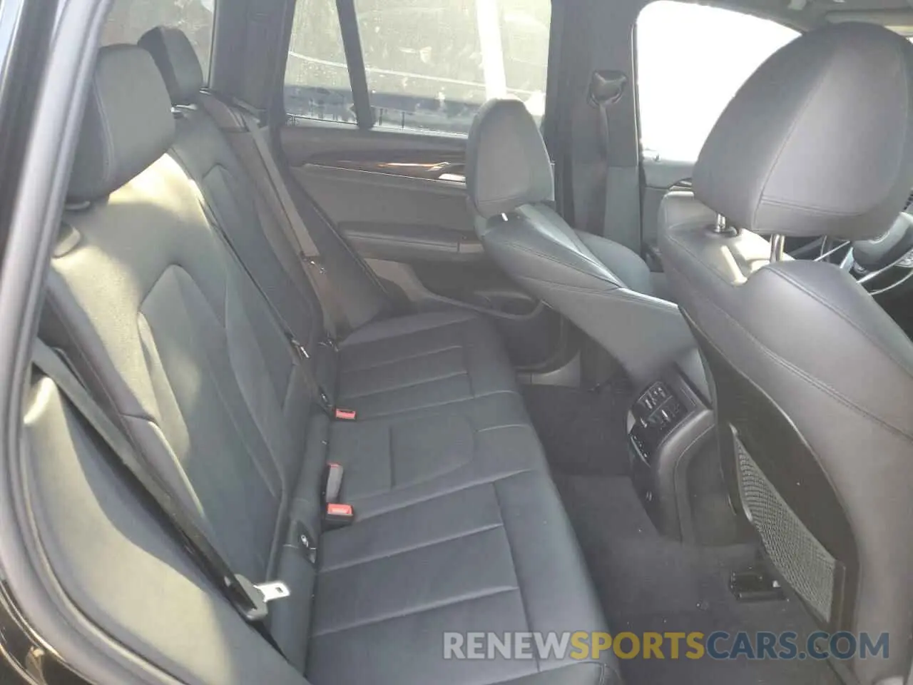 11 Photograph of a damaged car 5UXTR7C59KLE94316 BMW X3 2019